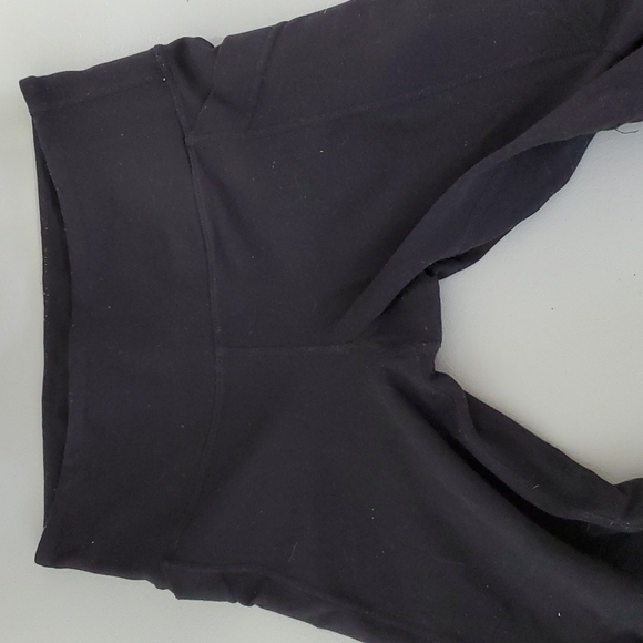 Lululemon black size 4 cropped leggings - Picture 6 of 7